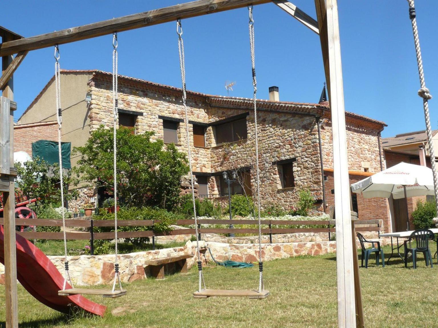 منزل الضيف Espeja de San Marcelino  في La Chimenea De Soria I Y I I المظهر الخارجي الصورة
